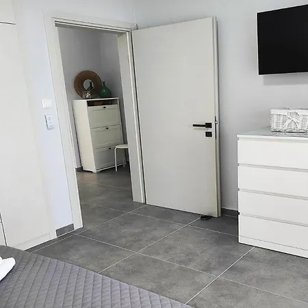 Apartament Front *